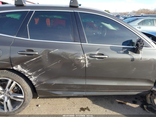 LYV102RK0KB228235 Volvo Xc60 T5 Momentum