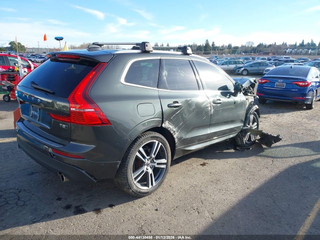 2019 VOLVO XC60 LYV102RK0KB228235 Photo 3