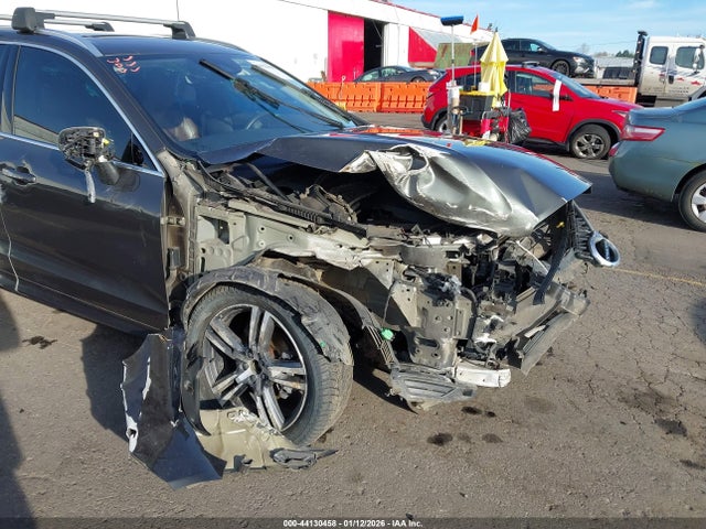2019 VOLVO XC60 LYV102RK0KB228235 Photo 5