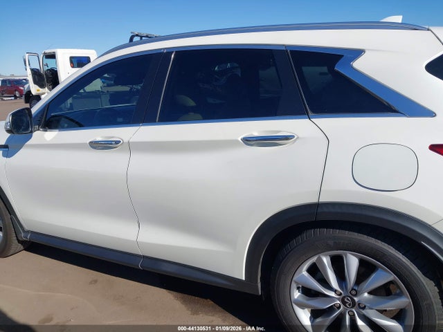 3PCAJ5M32LF120214 Infiniti Qx50 Luxe Awd