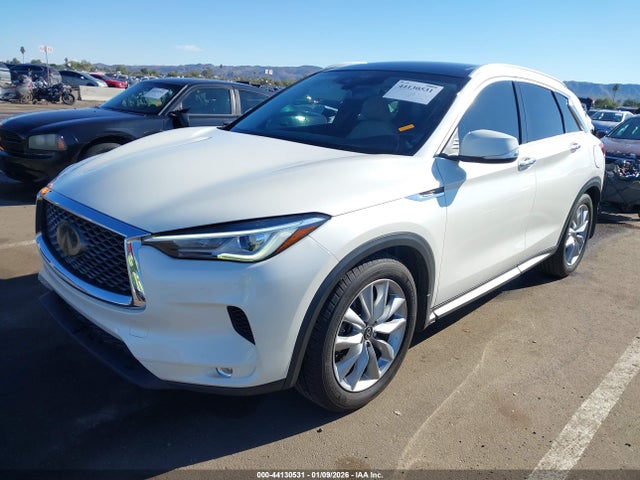 3PCAJ5M32LF120214 Infiniti Qx50 Luxe Awd