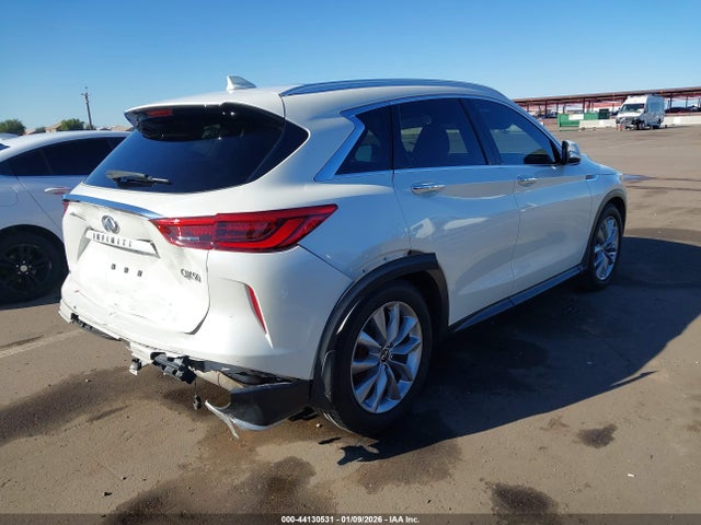 3PCAJ5M32LF120214 Infiniti Qx50 Luxe Awd
