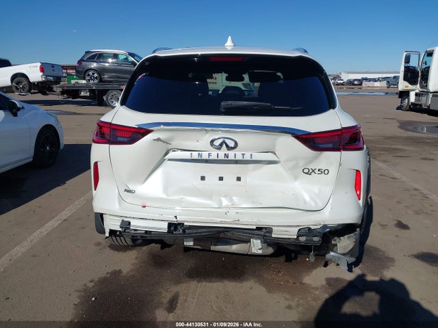 3PCAJ5M32LF120214 Infiniti Qx50 Luxe Awd
