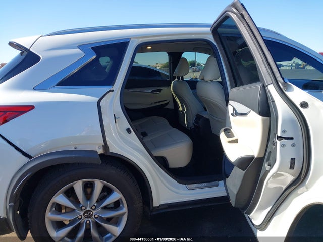 3PCAJ5M32LF120214 Infiniti Qx50 Luxe Awd