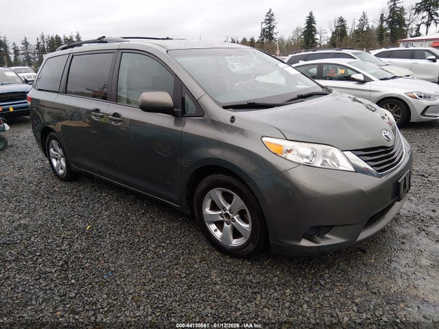 Toyota Sienna Le V6 8 Passenger 2014 5TDKK3DC5ES484826 zdjęcie główne