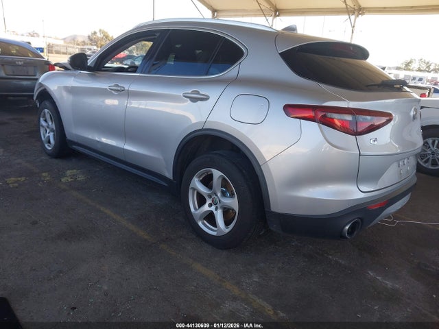 2018 ALFA ROMEO STELVIO ZASFAKAN3J7C24067 Photo 2