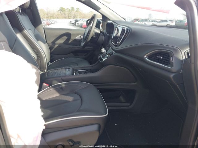 2026 CHRYSLER PACIFICA 2C4RC1GG4TR193688 Photo 4