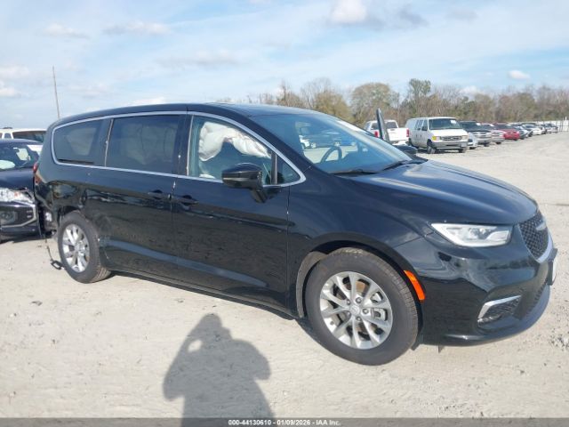 2026 CHRYSLER PACIFICA 2C4RC1GG4TR193688 Photo 5