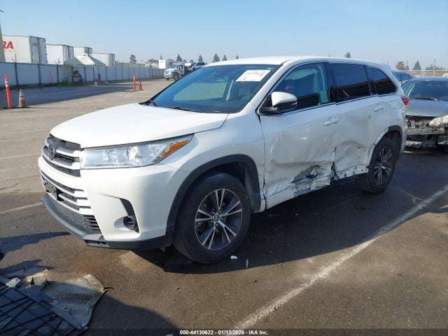 5TDZARFH9JS036886 Toyota Highlander Le