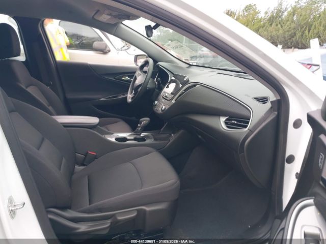 2025 CHEVROLET MALIBU 1G1ZD5ST4SF137998 Photo 4