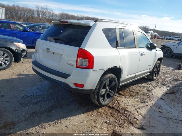 2011 JEEP COMPASS 1J4NF1FB0BD244630 Photo 3