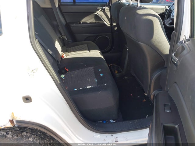 2011 JEEP COMPASS 1J4NF1FB0BD244630 Photo 7