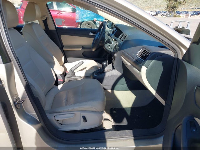3VWD17AJXEM249941 Volkswagen Jetta