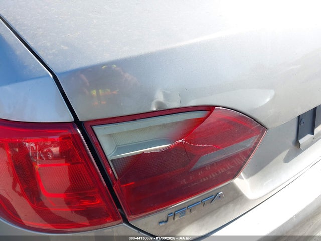 3VWD17AJXEM249941 Volkswagen Jetta