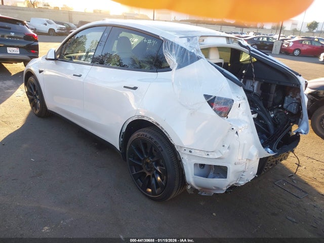 2022 TESLA MODEL Y 7SAYGAEE3NF558560 Photo 2