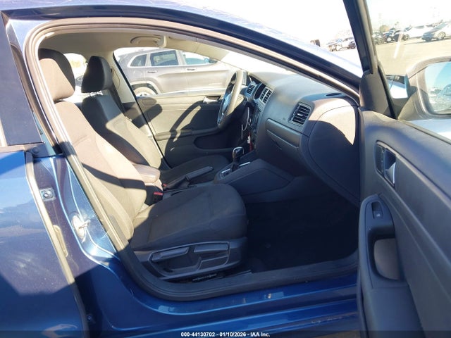 3VW267AJ8GM363903 Volkswagen Jetta 1.4t S