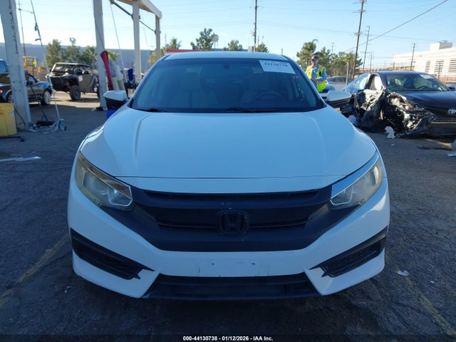 Honda Civic Lx 2018 2HGFC2F53JH555930 Image 13