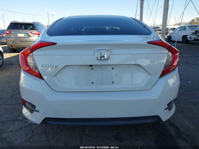 Honda Civic Lx 2018 2HGFC2F53JH555930 Image 17