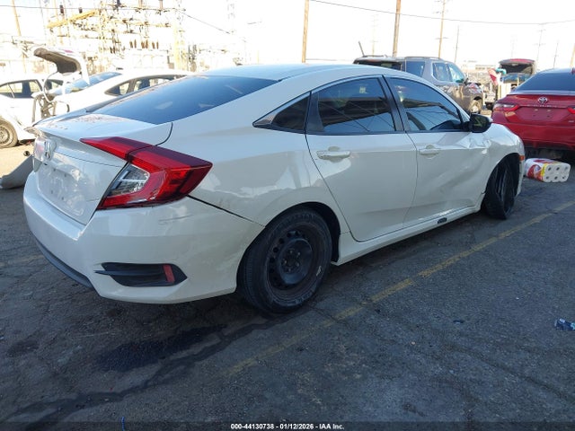 Honda Civic Lx 2018 2HGFC2F53JH555930 Image 4