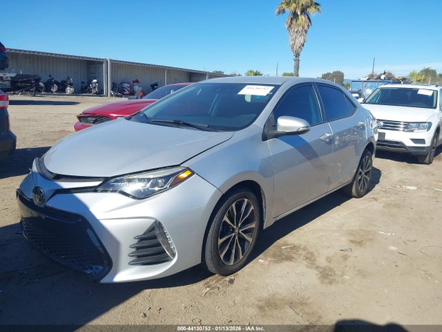 Toyota COROLLA SE 2018 5YFBURHE9JP822918 Image 2