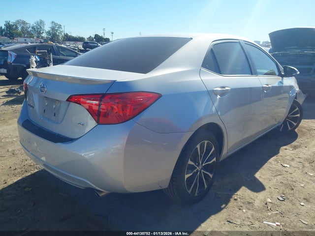 Toyota COROLLA SE 2018 5YFBURHE9JP822918 Image 4