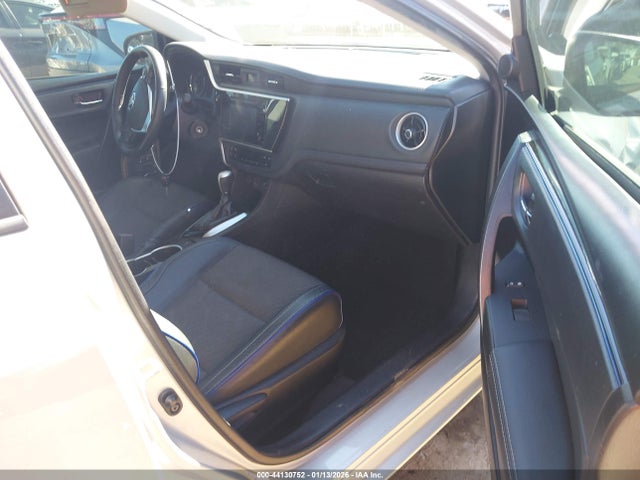 Toyota COROLLA SE 2018 5YFBURHE9JP822918 Image 5
