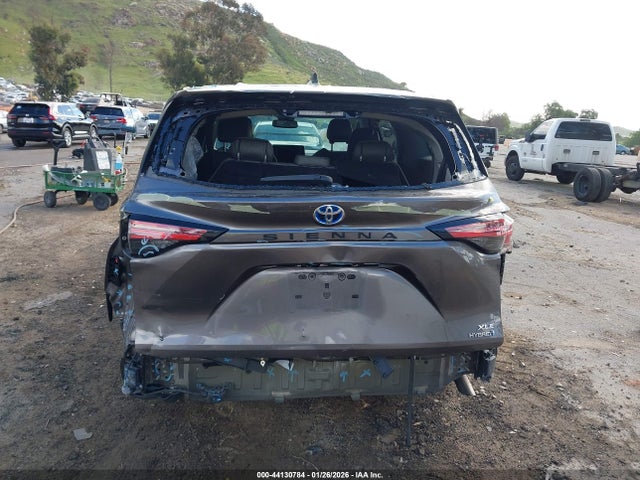 5TDYRKEC4NS129841 Toyota SIENNA XLE