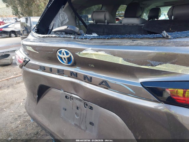 5TDYRKEC4NS129841 Toyota SIENNA XLE