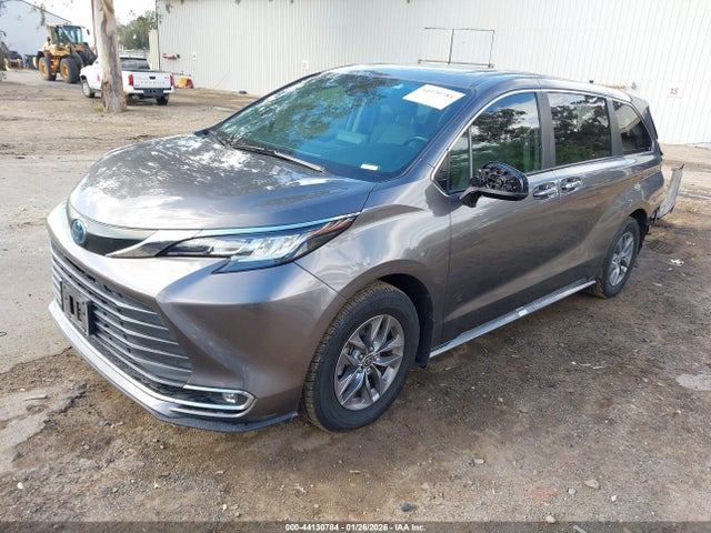 5TDYRKEC4NS129841 Toyota SIENNA XLE
