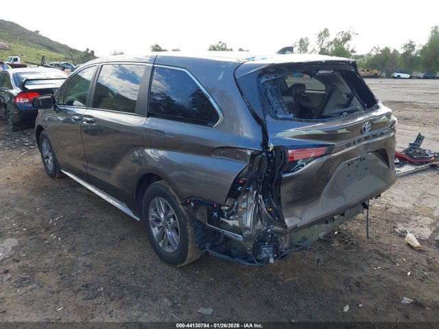 5TDYRKEC4NS129841 Toyota SIENNA XLE