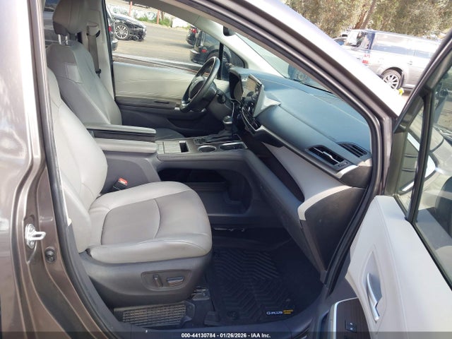 5TDYRKEC4NS129841 Toyota SIENNA XLE