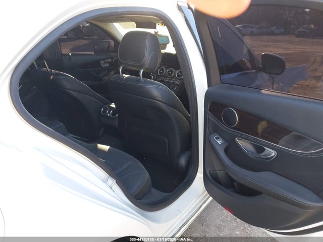 Продажа на аукционе авто 2016 Mercedes-benz C 300 4matic, vin: 55SWF4KB5GU138335, номер лота: 44130788