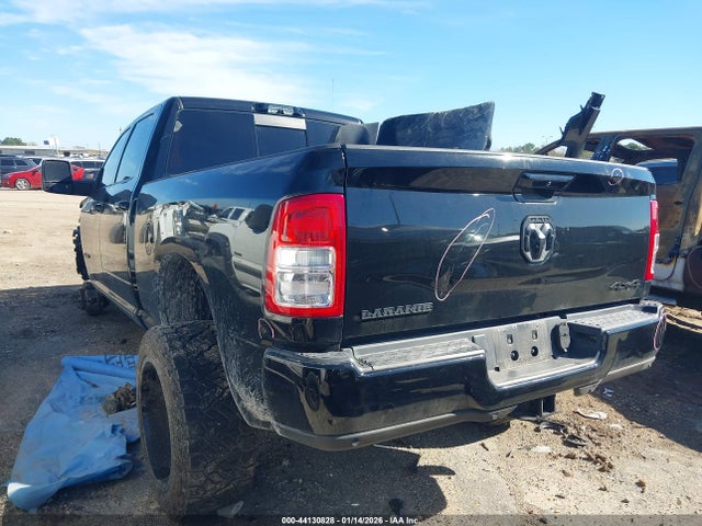 3C6UR5FL8RG306207 RAM 2500 Laramie 4x4 6&#039;4 Box