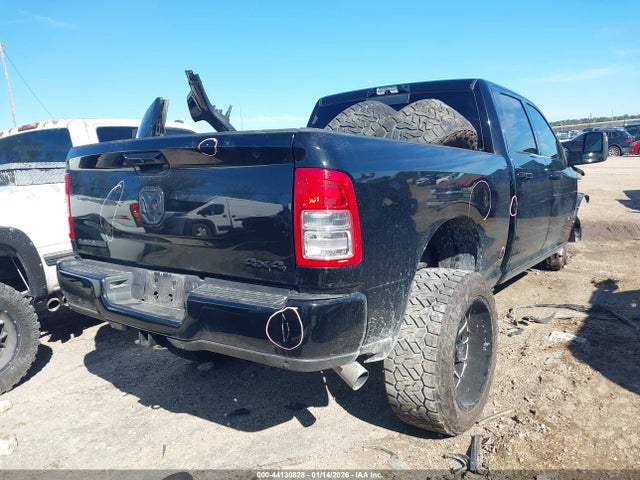 3C6UR5FL8RG306207 RAM 2500 Laramie 4x4 6&#039;4 Box