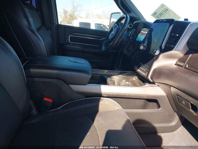 3C6UR5FL8RG306207 RAM 2500 Laramie 4x4 6&#039;4 Box