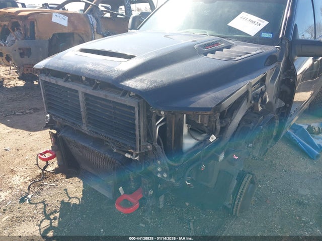 3C6UR5FL8RG306207 RAM 2500 Laramie 4x4 6&#039;4 Box