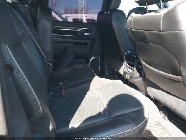 3C6UR5FL8RG306207 RAM 2500 Laramie 4x4 6&#039;4 Box