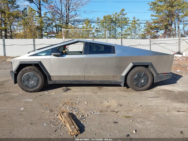 Tesla Cybertruck All-wheel Drive 2024 7G2CEHED7RA055031 Image 14