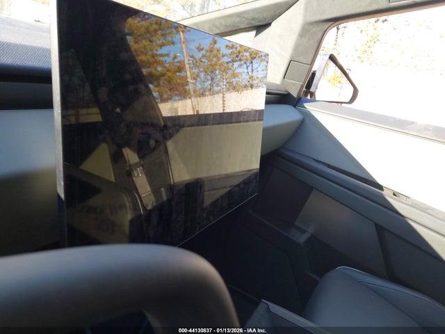 Tesla Cybertruck All-wheel Drive 2024 7G2CEHED7RA055031 Image 15
