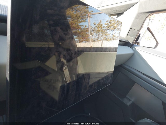 Tesla Cybertruck All-wheel Drive 2024 7G2CEHED7RA055031 Image 17
