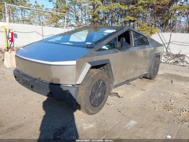 2024 TESLA CYBERTRUCK 7G2CEHED7RA055031 Photo 1