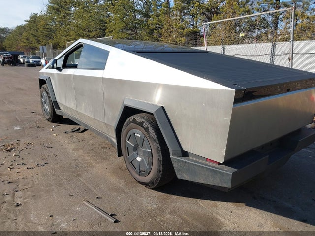 2024 TESLA CYBERTRUCK 7G2CEHED7RA055031 Photo 2