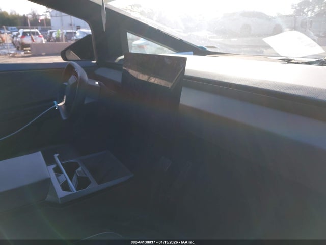 2024 TESLA CYBERTRUCK 7G2CEHED7RA055031 Photo 4