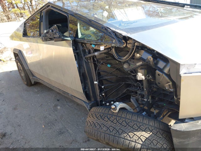 2024 TESLA CYBERTRUCK 7G2CEHED7RA055031 Photo 5