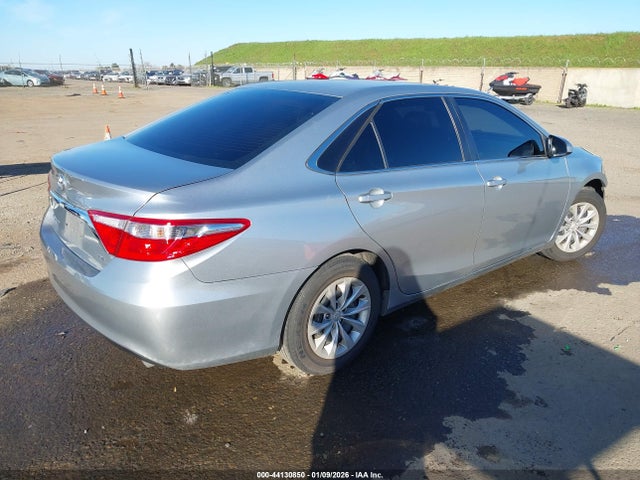 Toyota CAMRY LE 2015 4T4BF1FK3FR455577 Image 4