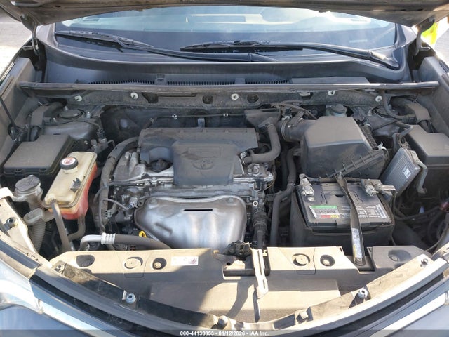 JTMZFREV7JJ744298 Toyota RAV4 LE