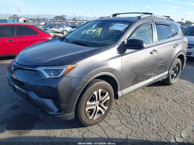 JTMZFREV7JJ744298 Toyota RAV4 LE