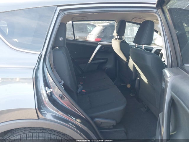 JTMZFREV7JJ744298 Toyota RAV4 LE