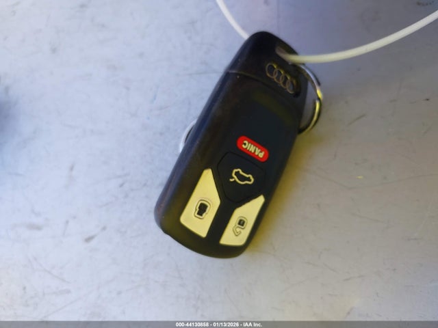 2017 AUDI A4 WAUKMAF46HN040981 Photo 10