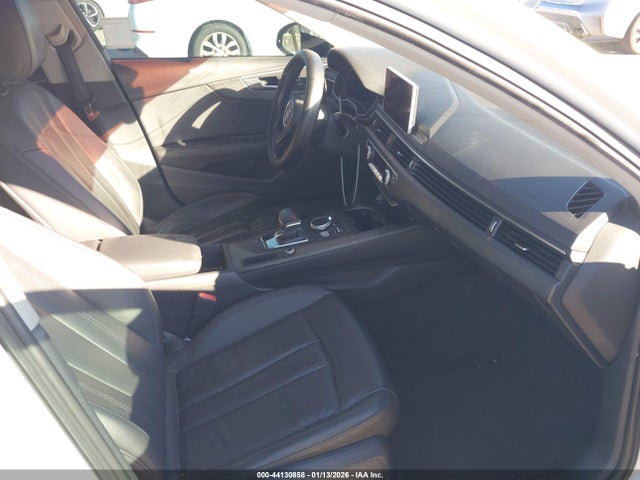 2017 AUDI A4 WAUKMAF46HN040981 Photo 4